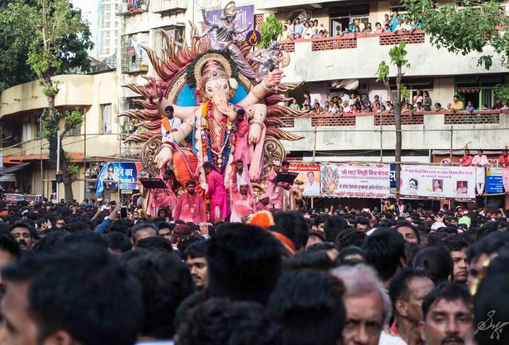 Chinchpokli cha Chintamani making his way to the visarjan Chinchpokli cha Chintamani making his way to the visarjan