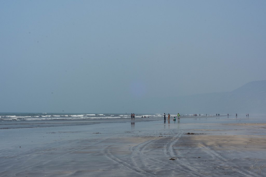The wide Diveagar Beach