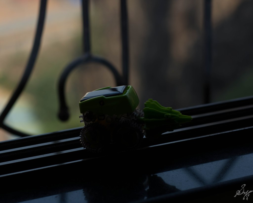 Scene exposed by flash, Sync speed 1/320, shutter speed 1/1000